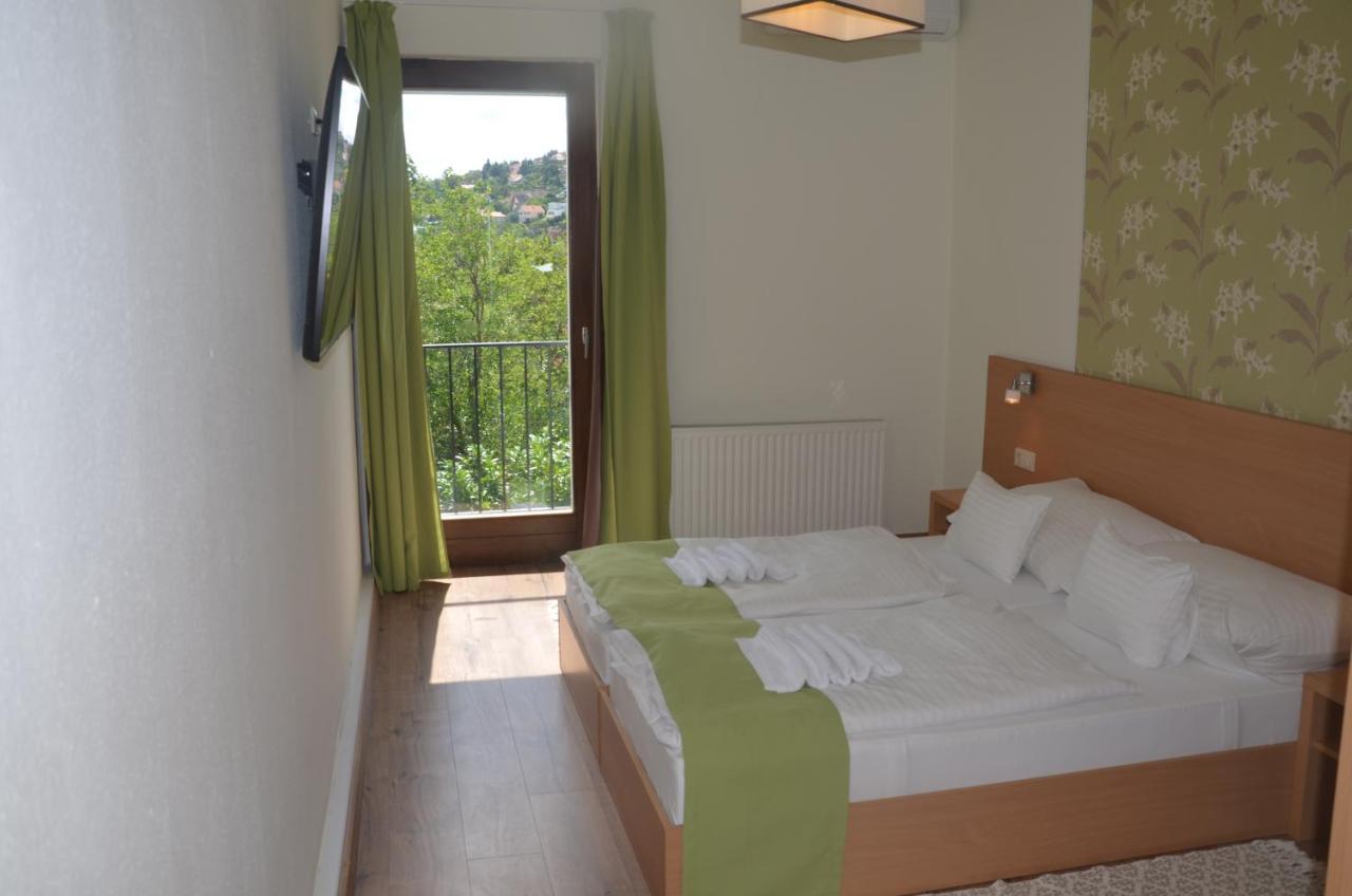 Hotel Viktoria Balatonalmádi Екстериор снимка