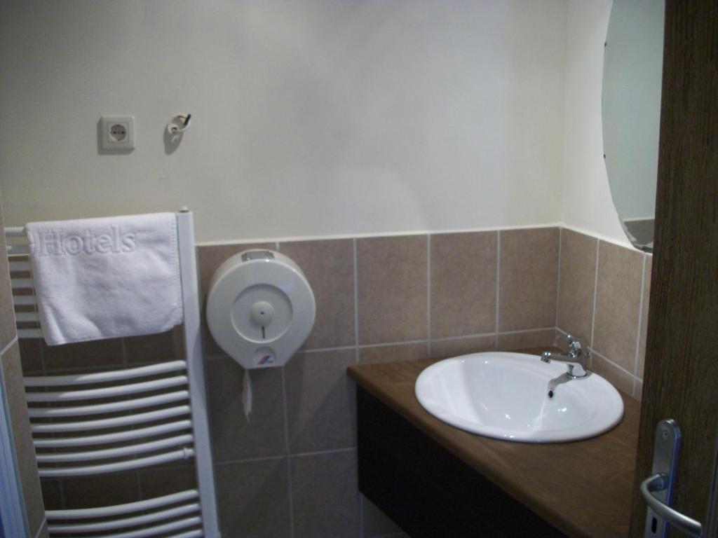 Hotel Viktoria Balatonalmádi Стая снимка
