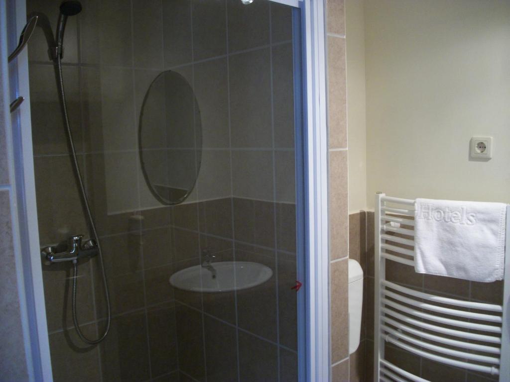 Hotel Viktoria Balatonalmádi Стая снимка