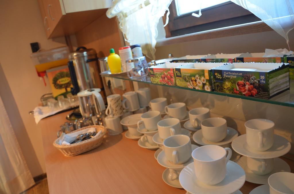 Hotel Viktoria Balatonalmádi Екстериор снимка