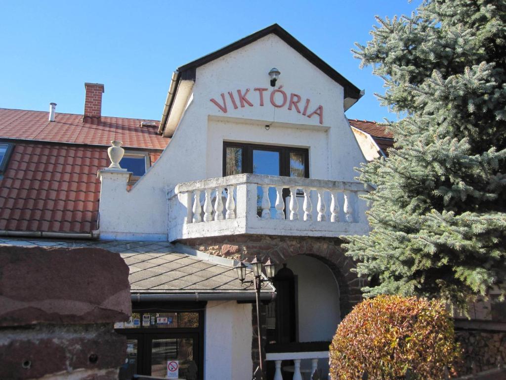 Hotel Viktoria Balatonalmádi Екстериор снимка